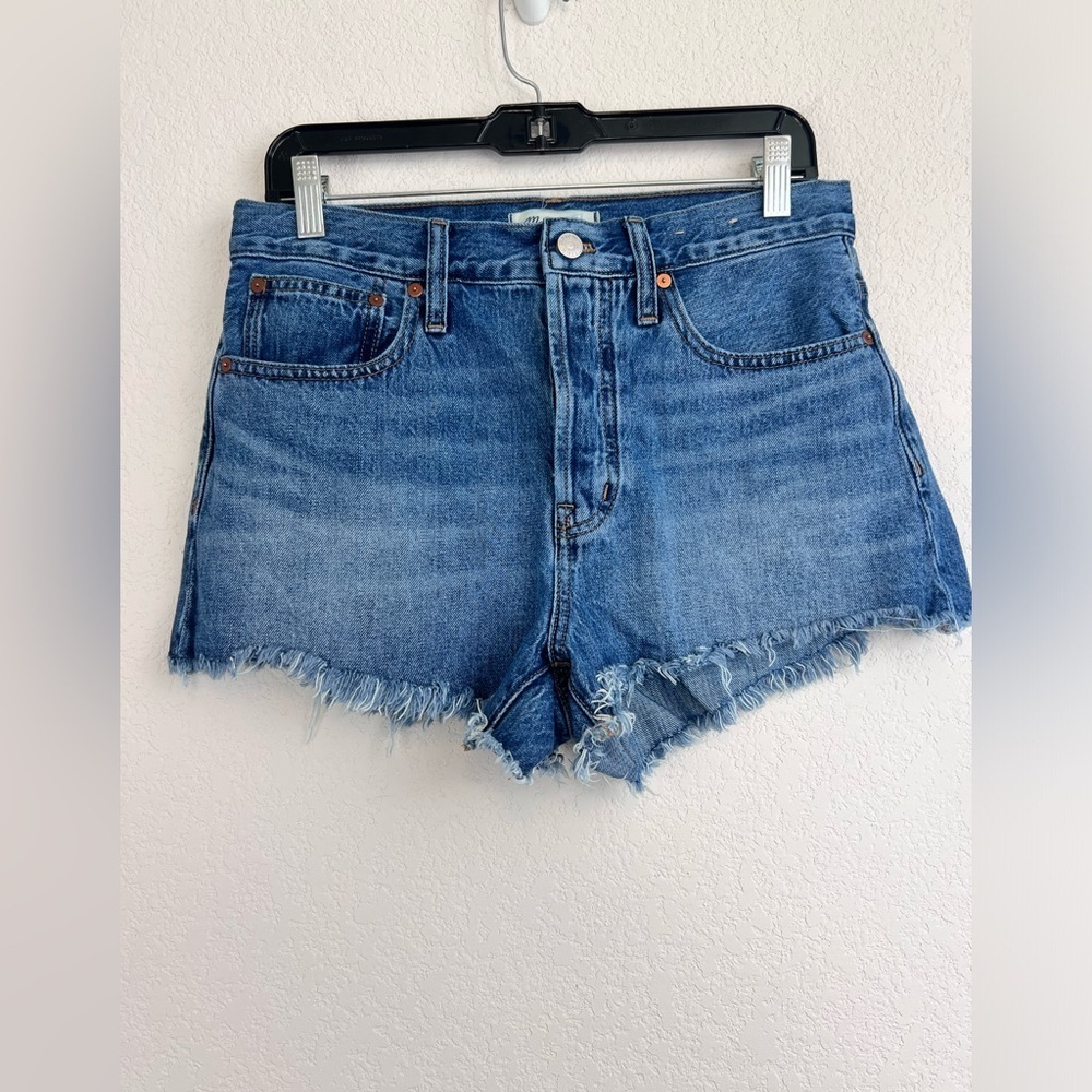 Madewell Mid Rise Relaxed Denim Raw Hem Short size 27